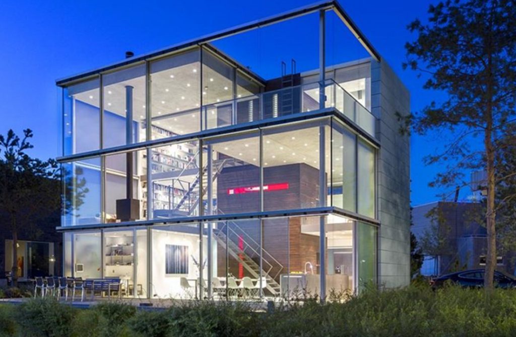 Know The Reasons For The Popularity Of Glass House As A Living Option.